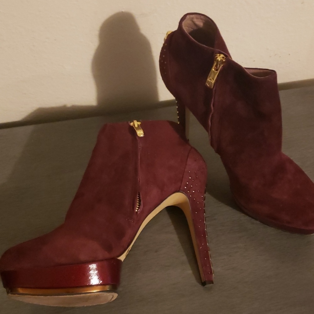 Boots - Picture 3 of 4